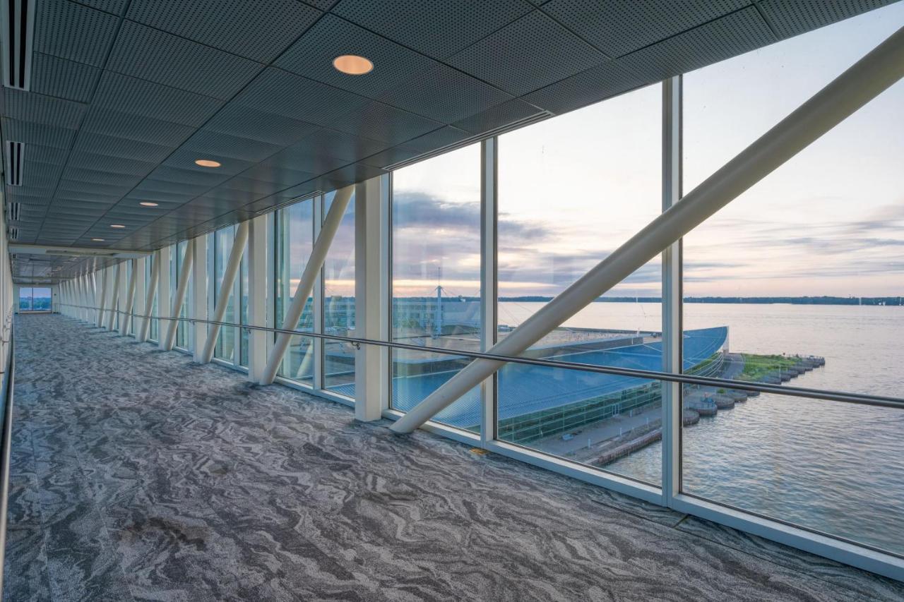 Sheraton Erie Bayfront Hotel Exterior photo