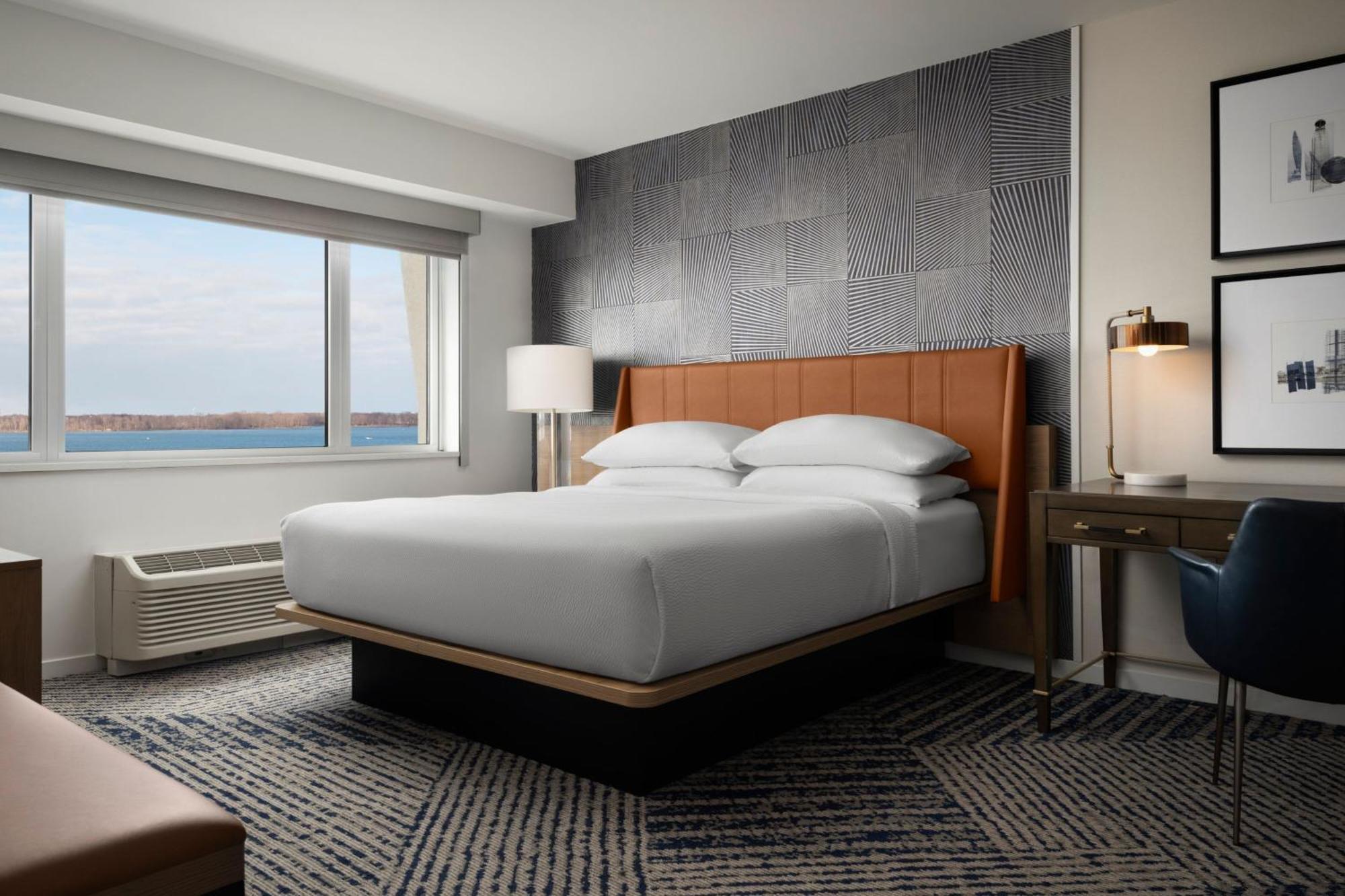Sheraton Erie Bayfront Hotel Exterior photo
