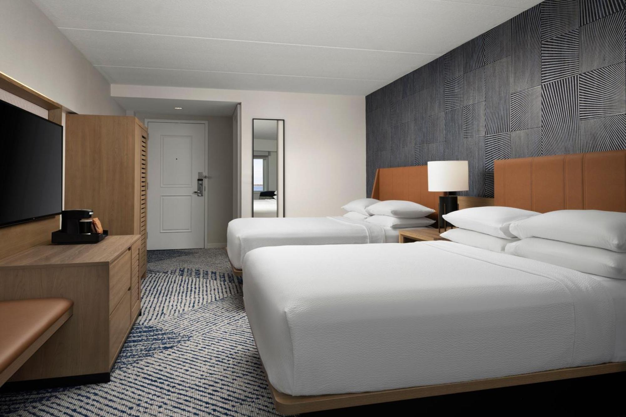 Sheraton Erie Bayfront Hotel Exterior photo