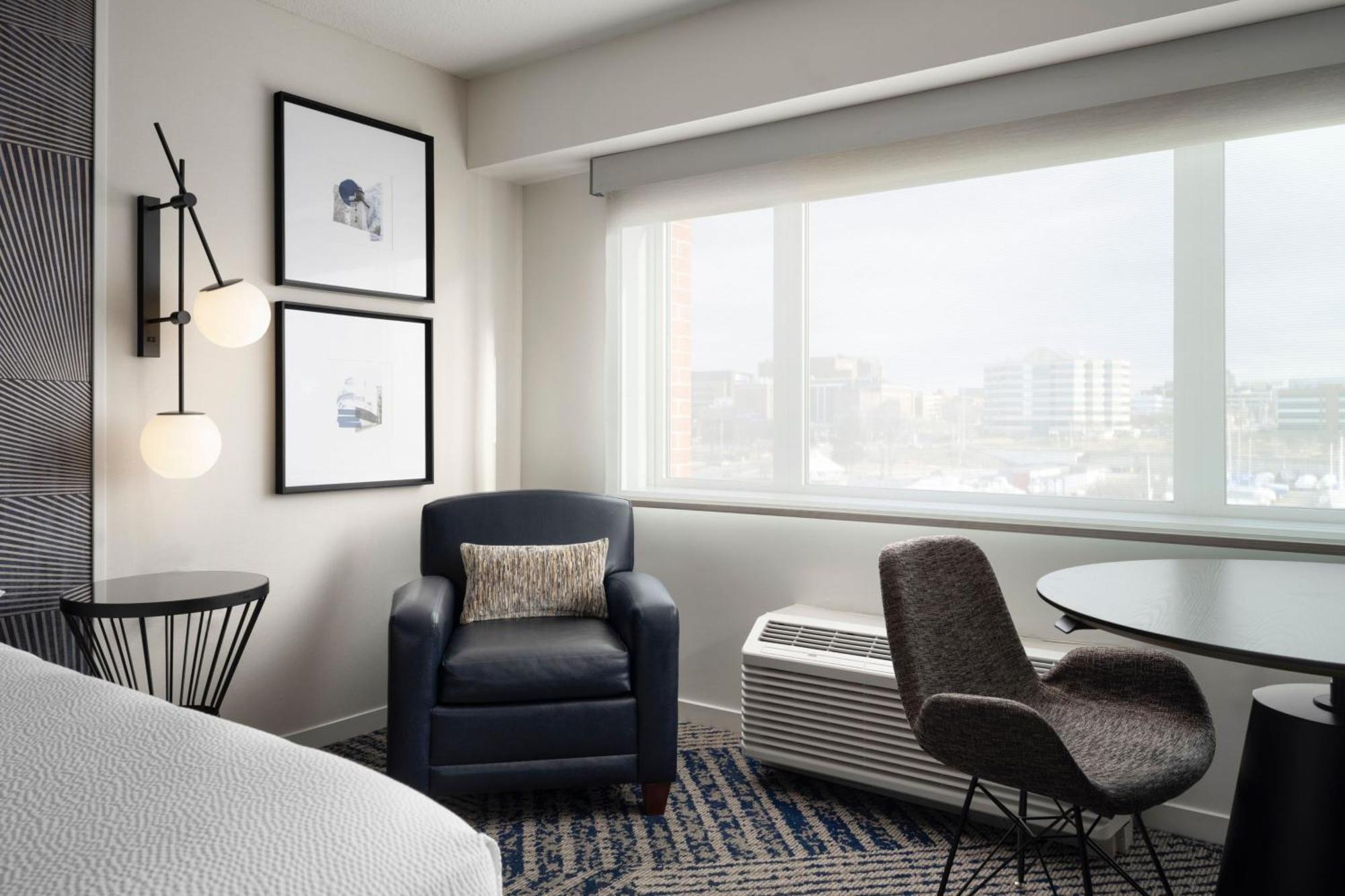 Sheraton Erie Bayfront Hotel Exterior photo