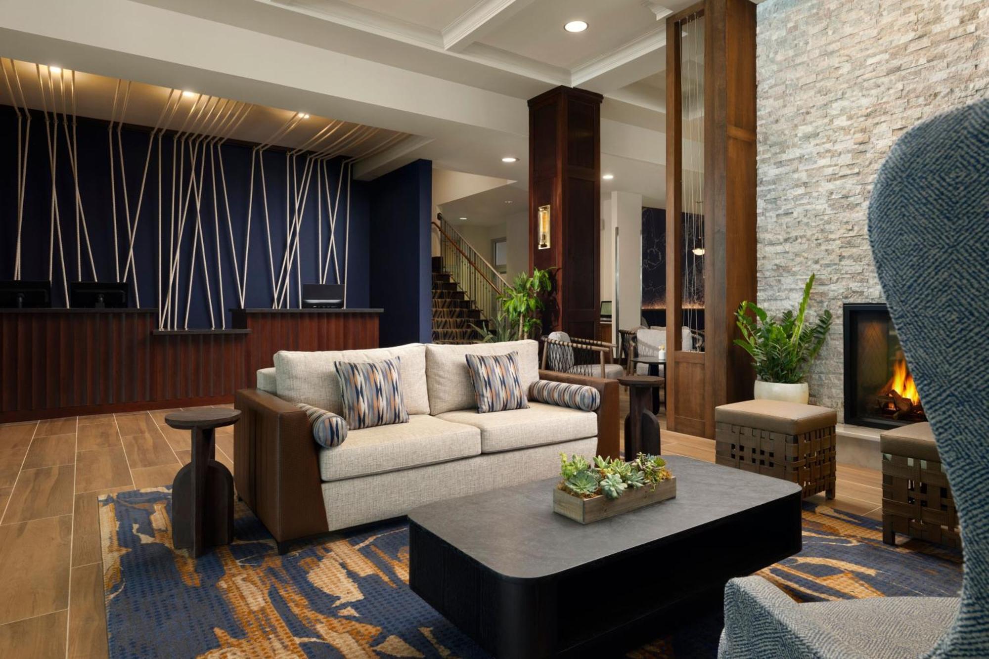 Sheraton Erie Bayfront Hotel Exterior photo