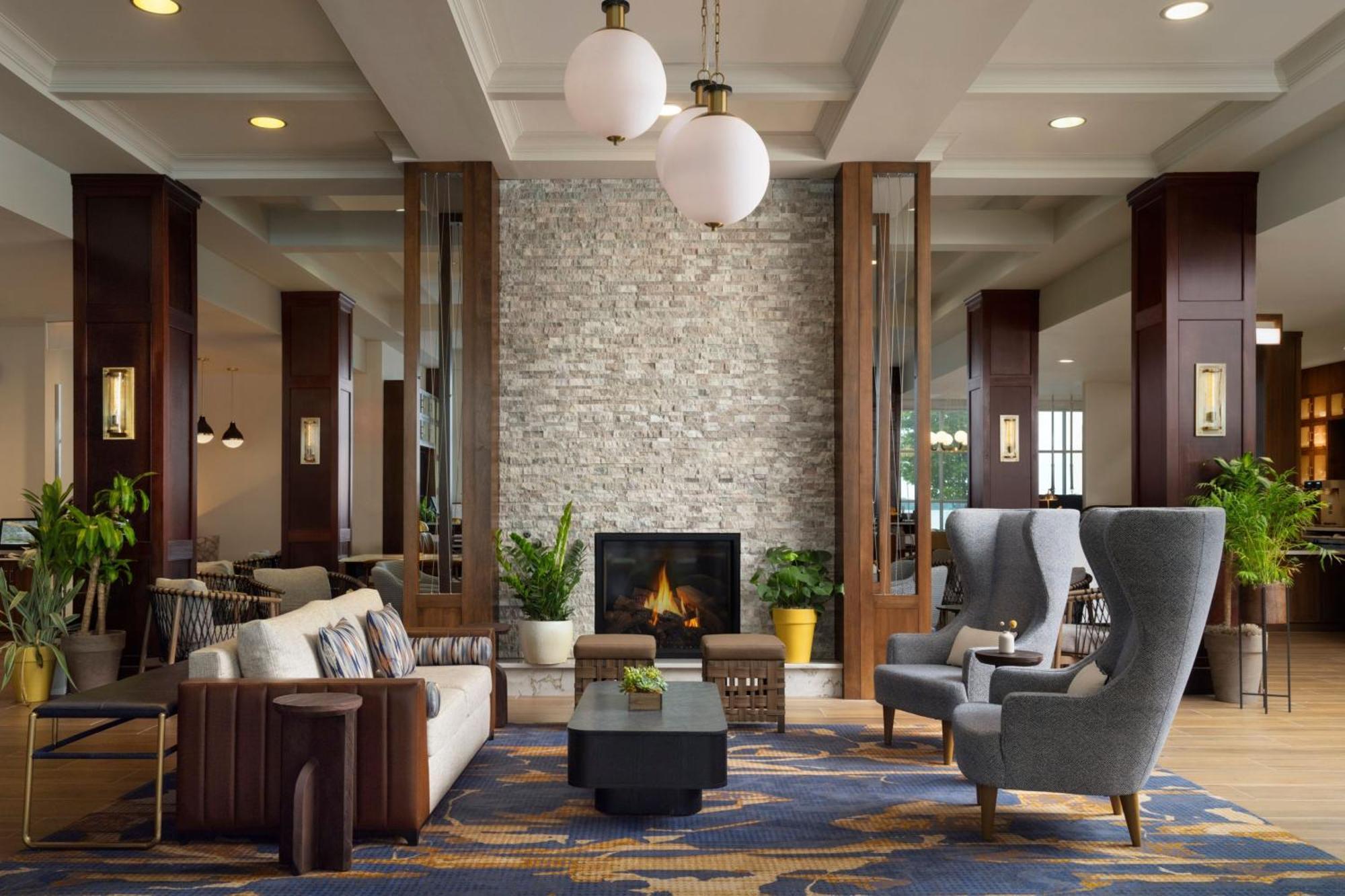 Sheraton Erie Bayfront Hotel Exterior photo