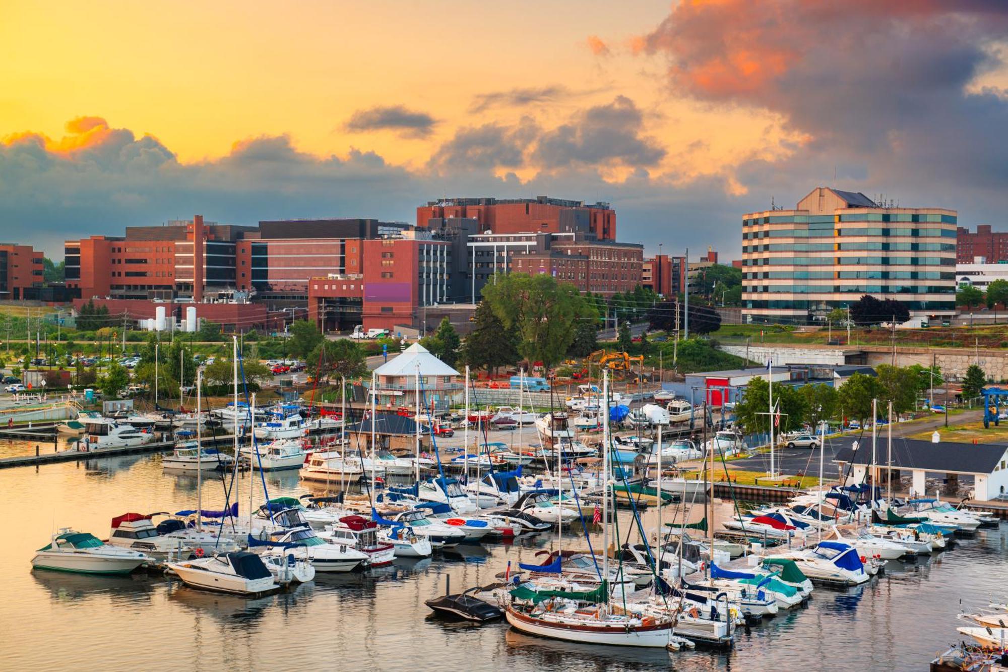 Sheraton Erie Bayfront Hotel Exterior photo